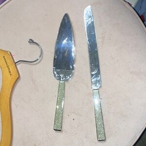 Elegant Silver and Gold Cake Knife Set